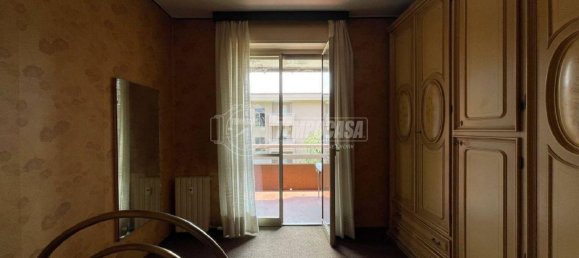 4-salle Appartement à Lipomo, Italy No. 23903 9