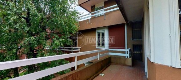 4-salle Appartement à Lipomo, Italy No. 23903 16
