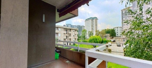 4-salle Appartement à Lipomo, Italy No. 23903 56