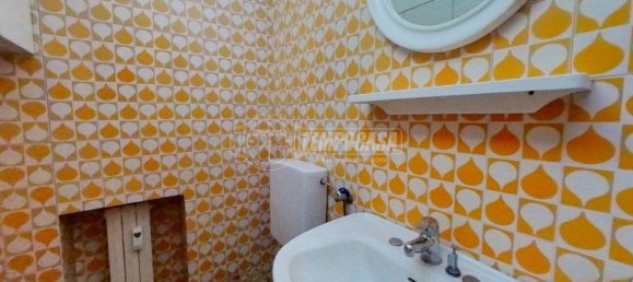 4-salle Appartement à Lipomo, Italy No. 23903 39