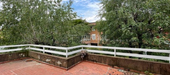 4-salle Appartement à Lipomo, Italy No. 23903 22