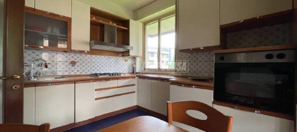 4-salle Appartement à Lipomo, Italy No. 23903 7