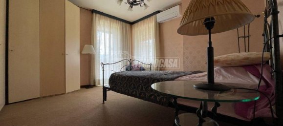 4-salle Appartement à Lipomo, Italy No. 23903 52