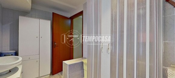 4-salle Appartement à Capiago Intimiano, Italy No. 22474 26