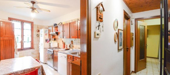 4-salle Appartement à Capiago Intimiano, Italy No. 22474 24