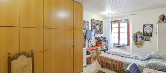 4-salle Appartement à Capiago Intimiano, Italy No. 22474 17