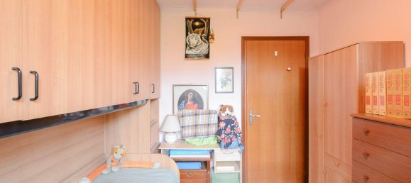 4-salle Appartement à Capiago Intimiano, Italy No. 22474 20