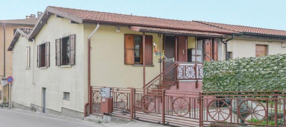 4-salle Appartement à Capiago Intimiano, Italy No. 22474 3