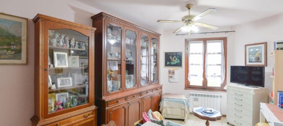 4-salle Appartement à Capiago Intimiano, Italy No. 22474 11