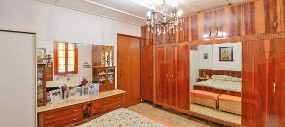 4-salle Appartement à Capiago Intimiano, Italy No. 22474 23