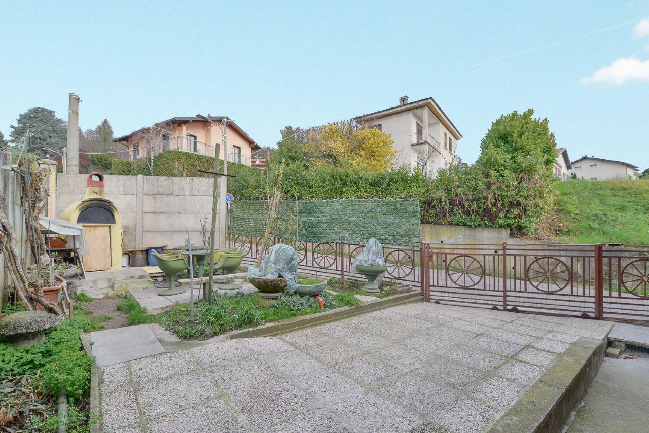 4-salle Appartement à Capiago Intimiano, Italy No. 22474