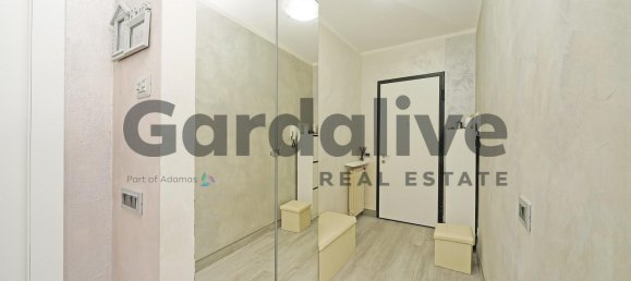 3-salle Appartement à San Felice del Benaco, Italy No. 157567 9