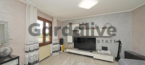 3-salle Appartement à San Felice del Benaco, Italy No. 157567 3