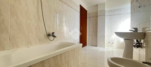 2 bedrooms Apartment in Castelleone, Italy No. 381530 21