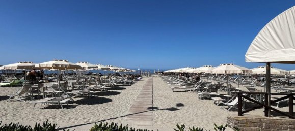 3 rooms Apartment in Livorno, Italy No. 146526 22