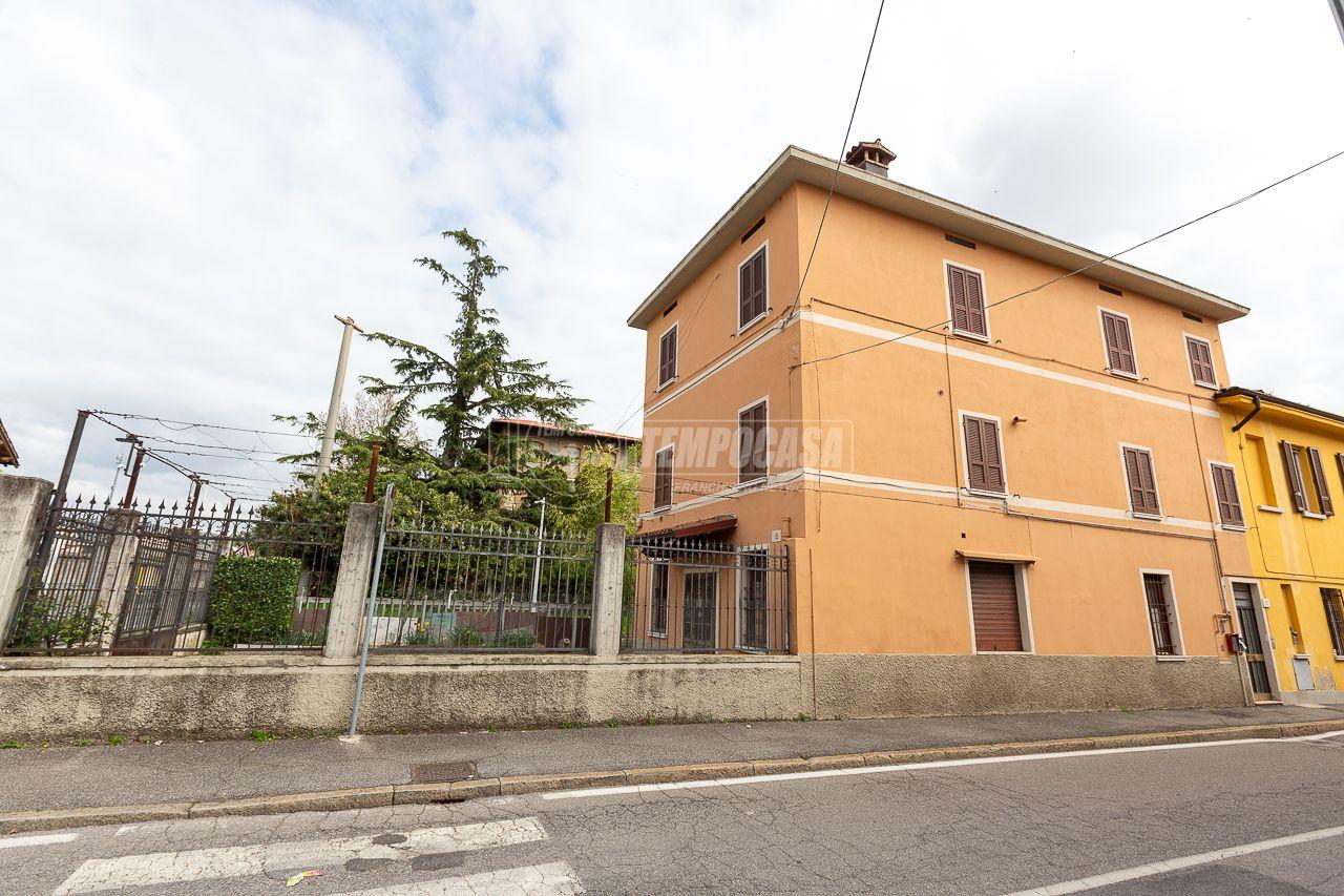 10غرفة بناية في Brescia, Italy رقم 238048