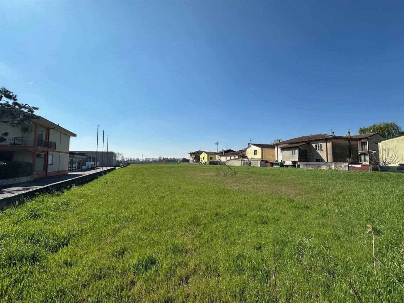 4893m² Land in Belfiore, Italy No. 169995
