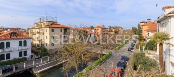 2 bedrooms Apartment in Venice, Italy No. 127221 10