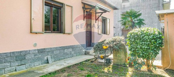 3 rooms House in Cairate, Italy No. 42246 14