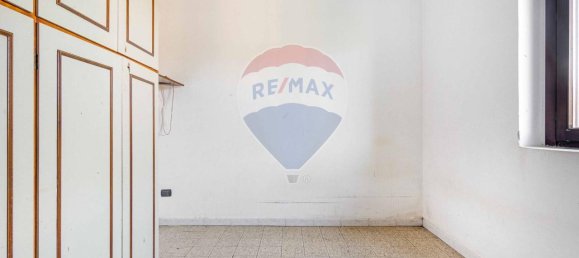 3 rooms House in Cairate, Italy No. 42246 7