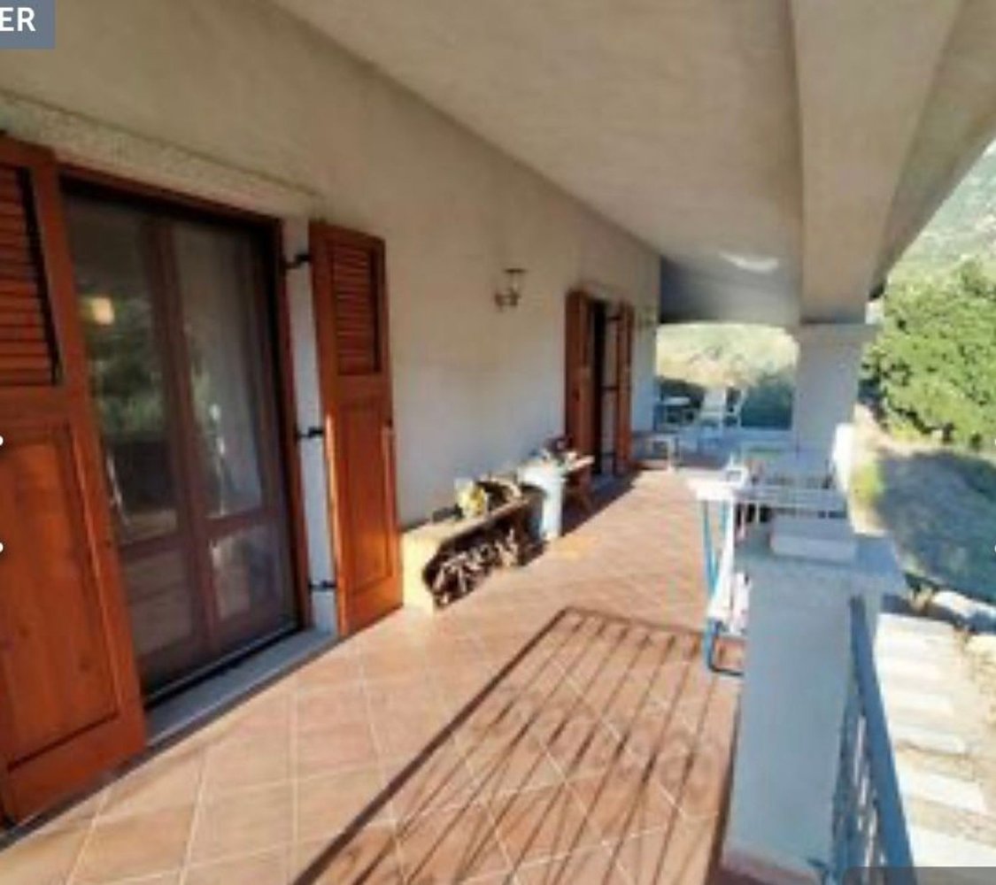 5 rooms House in Dorgali, Italy No. 279394