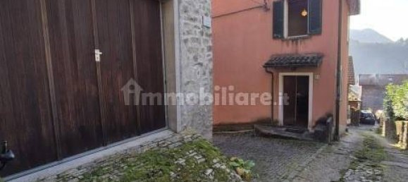 3 bedrooms House in Faggeto Lario, Italy No. 10891 4