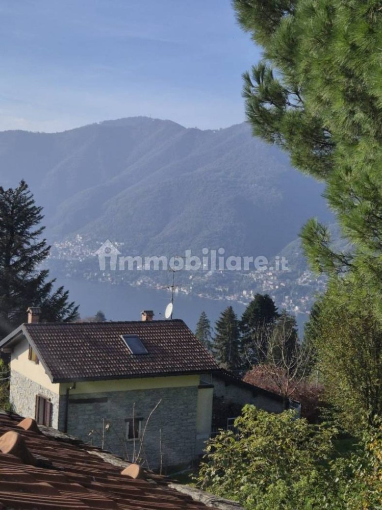 3 bedrooms House in Faggeto Lario, Italy No. 10891
