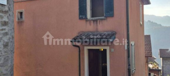 3 bedrooms House in Faggeto Lario, Italy No. 10891 5