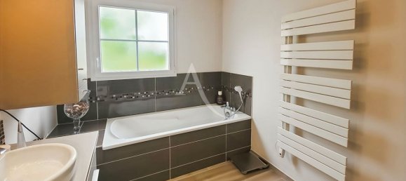 3 bedrooms House in Challans, France No. 289202 5