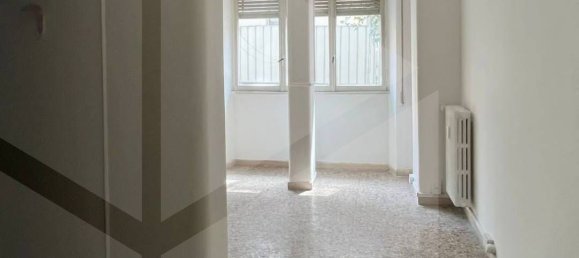  Office in Rome, Italy No. 34019 2