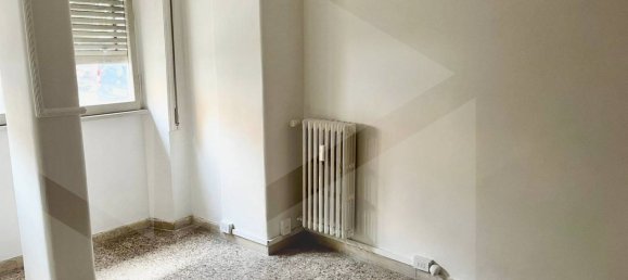  Office in Rome, Italy No. 34019 6