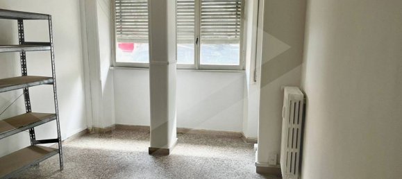  Office in Rome, Italy No. 34019 5