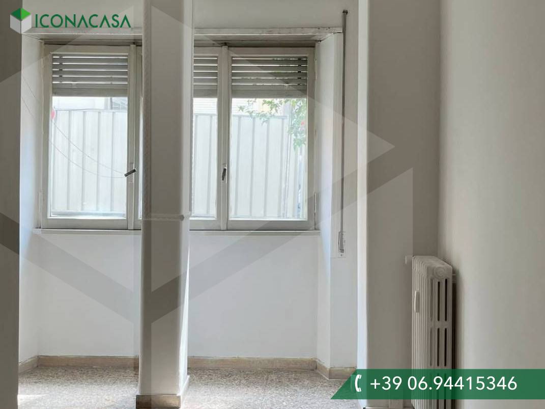  Office in Rome, Italy No. 34019