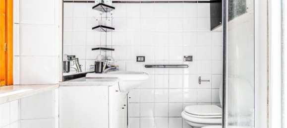 4 bedrooms Villa in Varese, Italy No. 60397 12