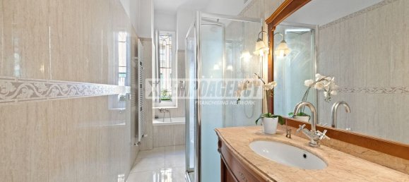 3 bedrooms Apartment in Milan, Italy No. 364191 11