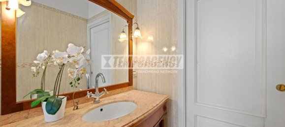 3 bedrooms Apartment in Milan, Italy No. 364191 10