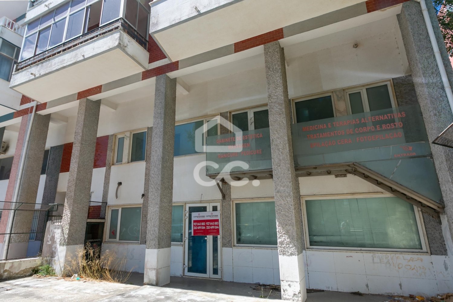 142m² Commercial property in Rio de Mouro, Portugal No. 330287