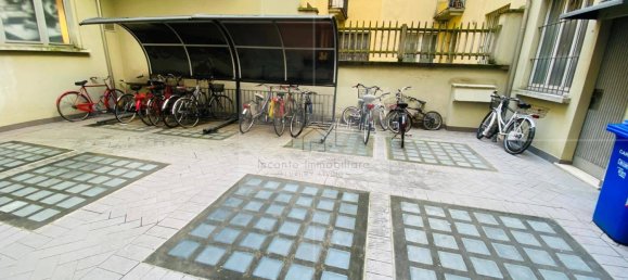 5 bedrooms Apartment in Parma, Italy No. 16733 31