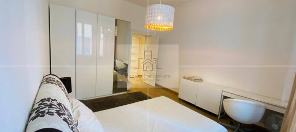 5 bedrooms Apartment in Parma, Italy No. 16733 14