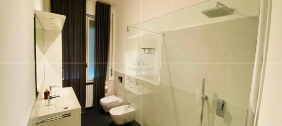 5 bedrooms Apartment in Parma, Italy No. 16733 24