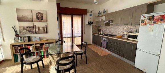 Apartamento de 7 dormitorios en Genoa, Italy No. 317711 2