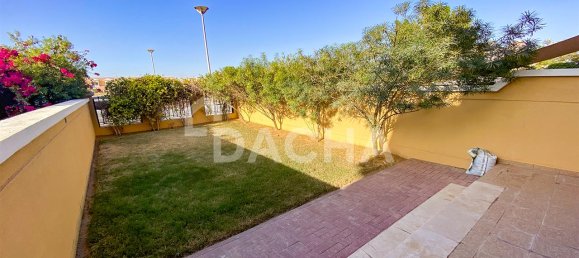 Moradia em banda T1 em Jumeirah Village Triangle, UAE N.º 27690 2