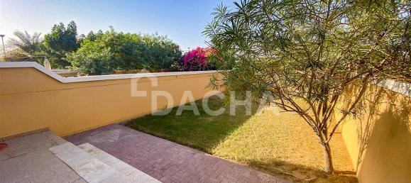 Moradia em banda T1 em Jumeirah Village Triangle, UAE N.º 27690 16