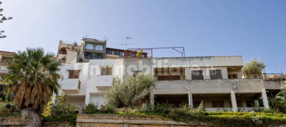 4 bedrooms Villa in Altavilla Milicia, Italy No. 302040 2