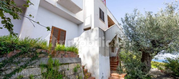 4 bedrooms Villa in Altavilla Milicia, Italy No. 302040 10