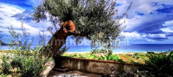 4 bedrooms Villa in Altavilla Milicia, Italy No. 302040 9