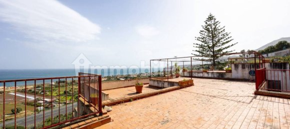 4 bedrooms Villa in Altavilla Milicia, Italy No. 302040 3