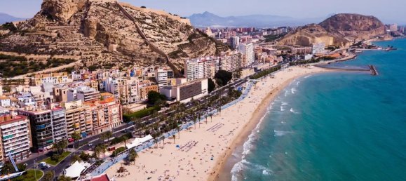 4 غرف نوم شقة في Alicante, Spain رقم 5809 12