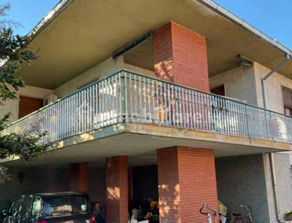 3 bedrooms Villa in Viadana, Italy No. 403098