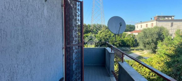 3 rooms Apartment in Pozzuoli, Italy No. 18010 11